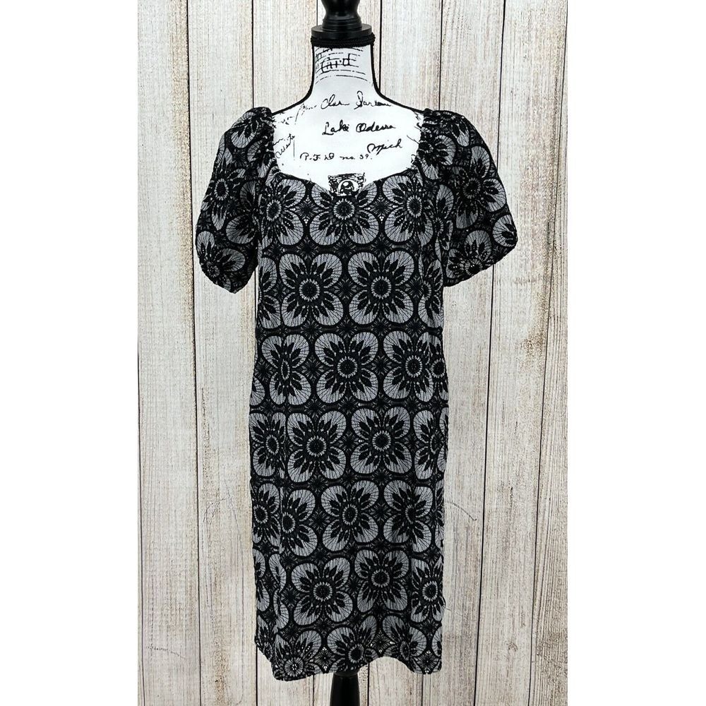 Ann Taylor Black Lace‎ Cocktail Dress Size 10 Petite Floral Short Sleeve NWT